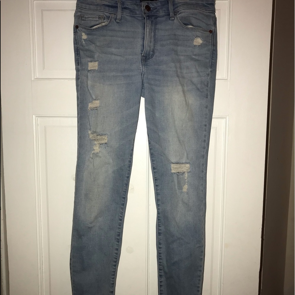Light Wash Distressed Jeans